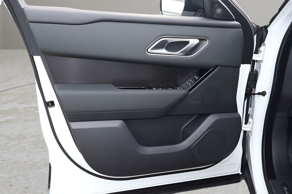 2026 Land Rover Range Rover Velar Dynamic SE