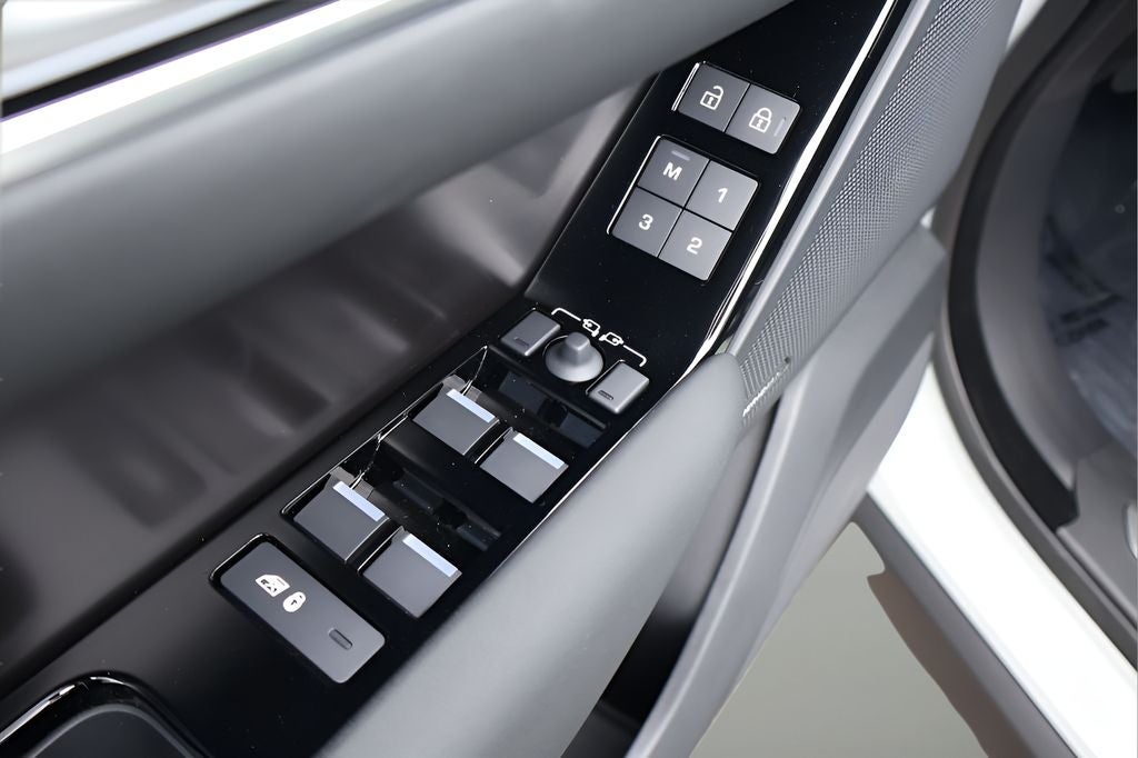 2026 Land Rover Range Rover Velar Dynamic SE