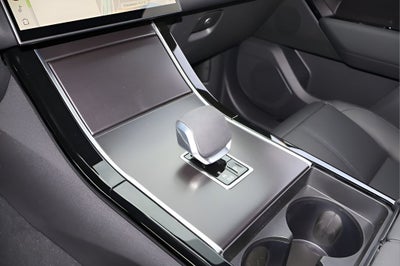 2026 Land Rover Range Rover Velar Dynamic SE