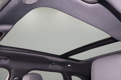 2026 Land Rover Range Rover Velar Dynamic SE