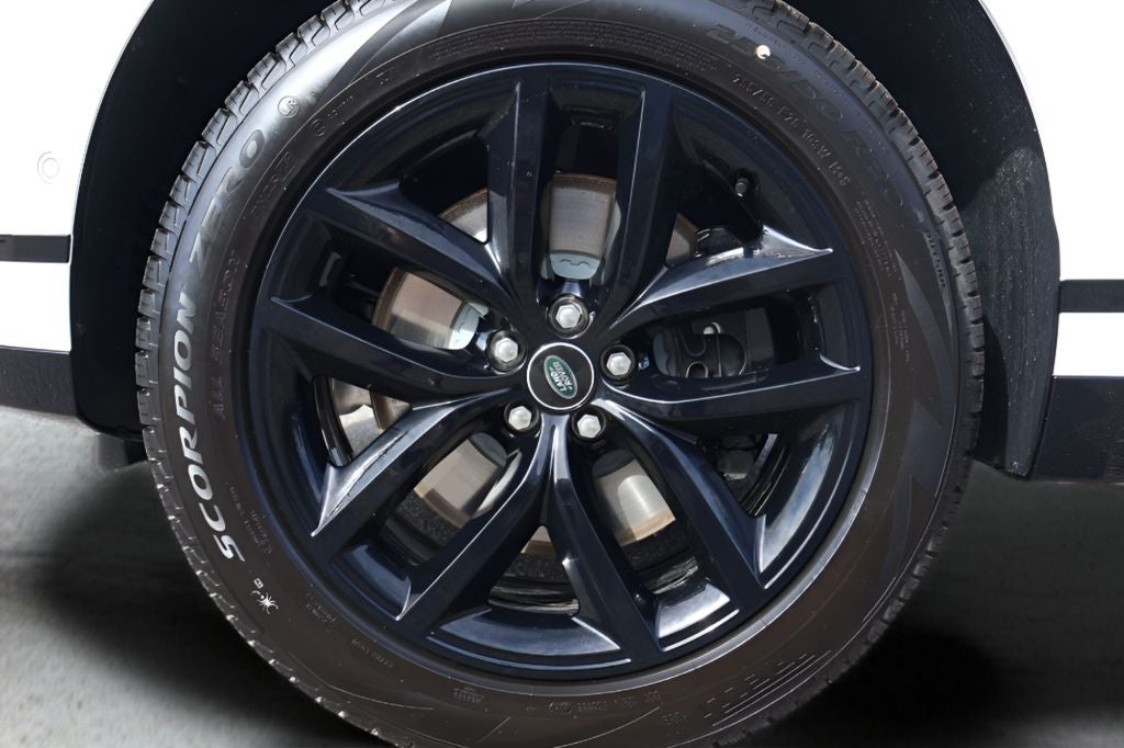 2026 Land Rover Range Rover Velar Dynamic SE