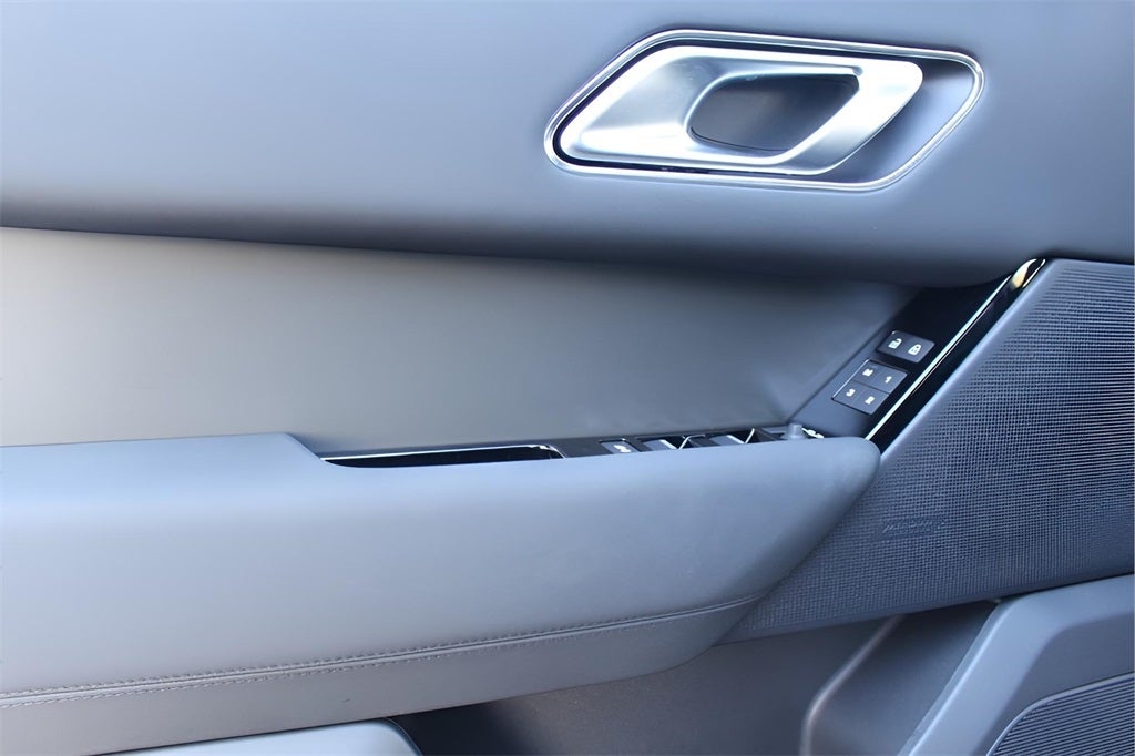 2025 Land Rover Range Rover Velar Dynamic SE