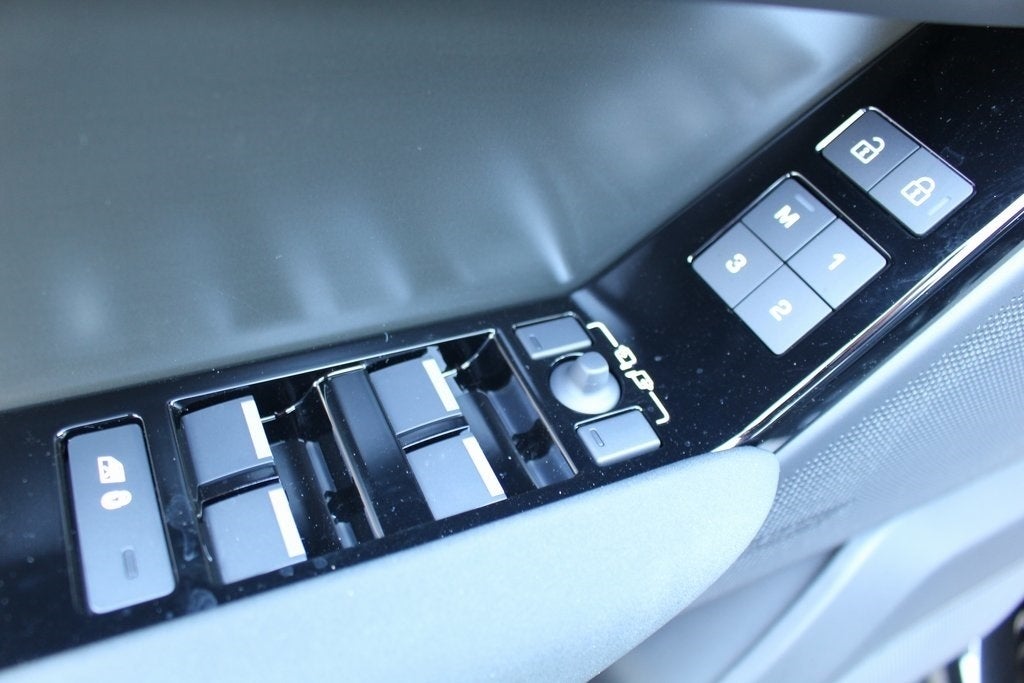 2025 Land Rover Range Rover Velar Dynamic SE