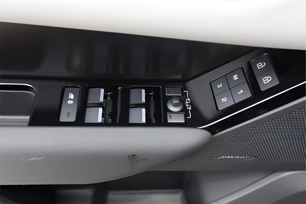 2026 Land Rover Range Rover Velar Dynamic SE