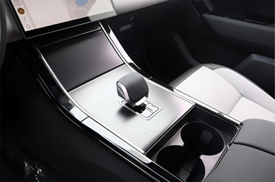 2026 Land Rover Range Rover Velar Dynamic SE