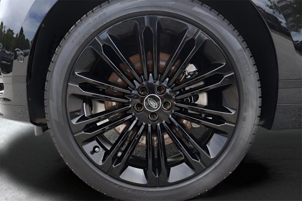 2026 Land Rover Range Rover Velar Dynamic SE