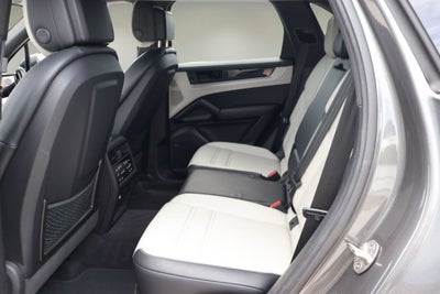 2024 Porsche Cayenne AWD