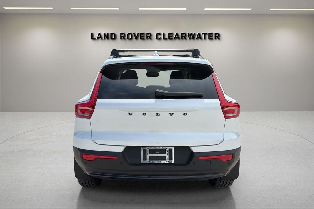 2023 Volvo XC40 B4 Plus Dark Theme