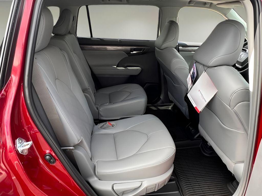 2026 Toyota Highlander Platinum