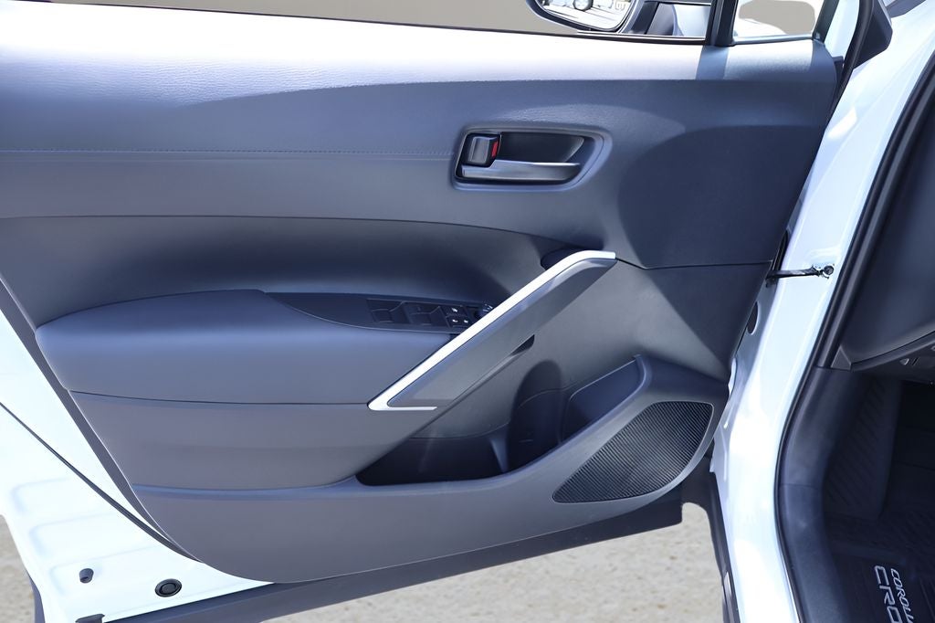 2026 Toyota Corolla Cross Hybrid SE