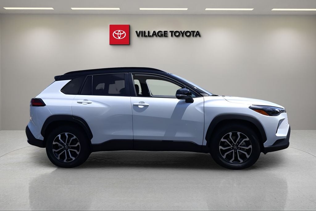2026 Toyota Corolla Cross Hybrid SE