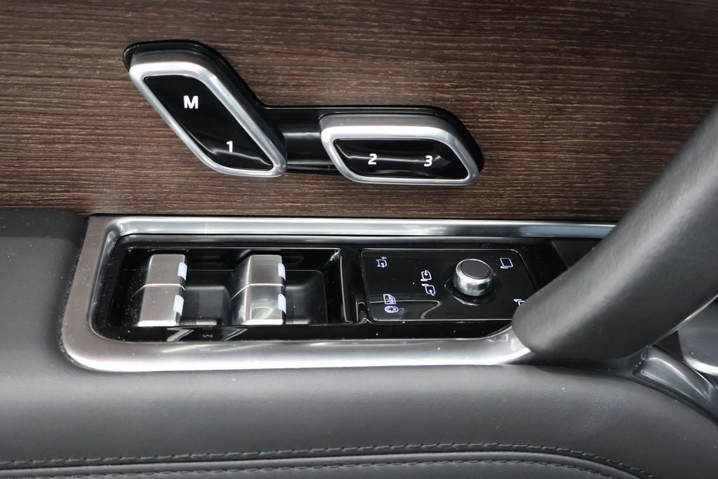 2025 Land Rover Range Rover SE LWB