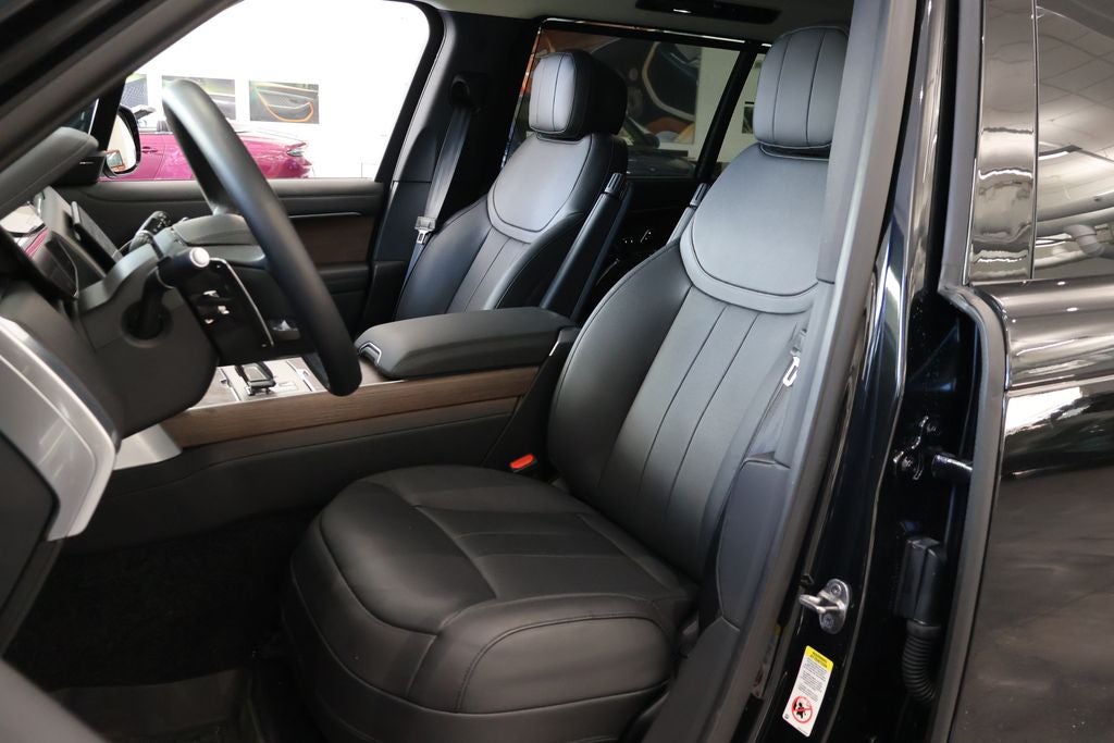 2025 Land Rover Range Rover SE LWB