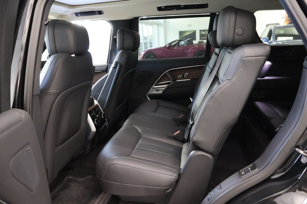 2025 Land Rover Range Rover SE LWB