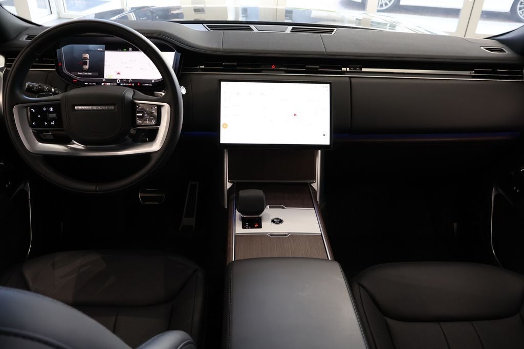 2025 Land Rover Range Rover SE LWB