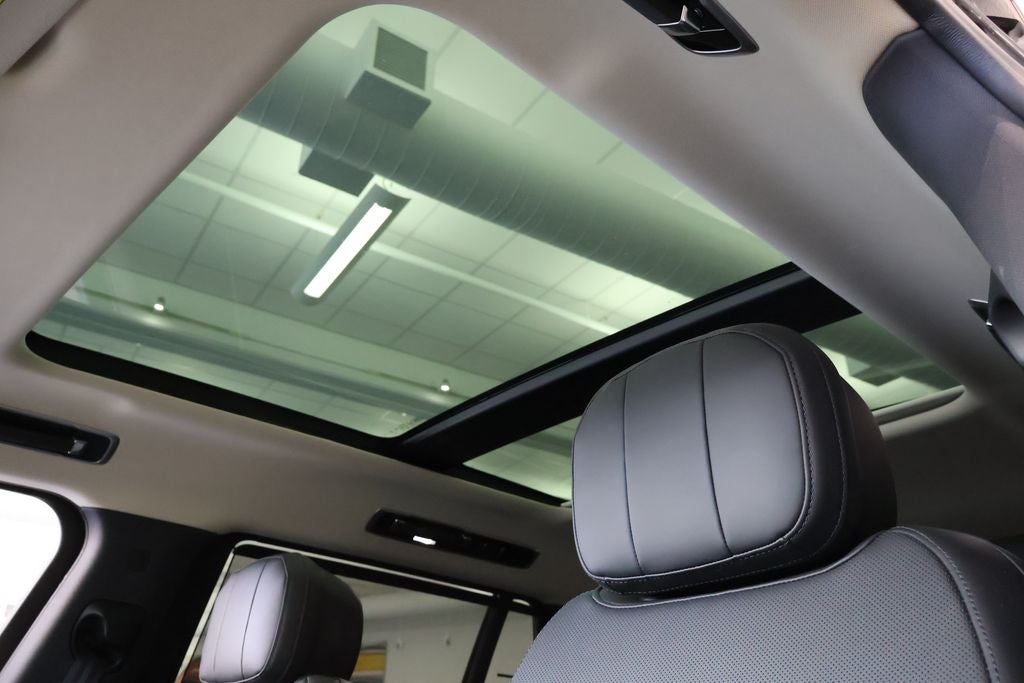 2025 Land Rover Range Rover SE LWB