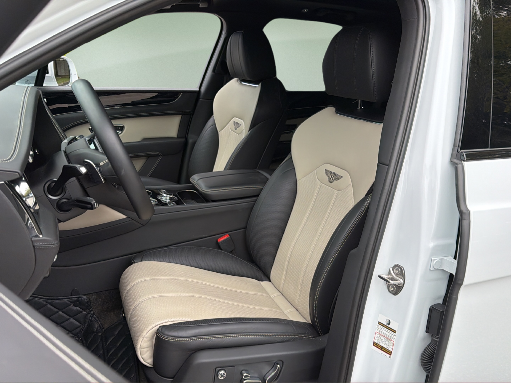 2022 Bentley Bentayga Base
