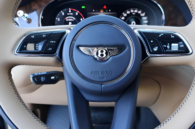 2025 Bentley Bentayga Base