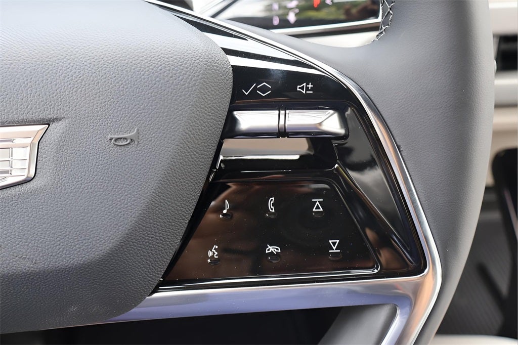 2026 Cadillac VISTIQ LUXURY