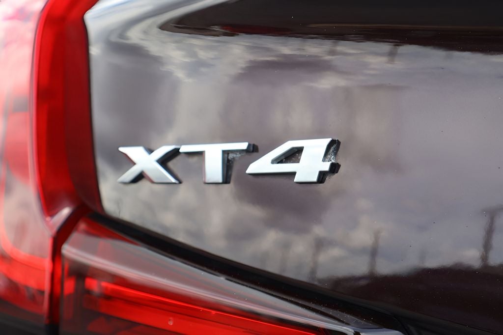 2020 Cadillac XT4 Premium Luxury