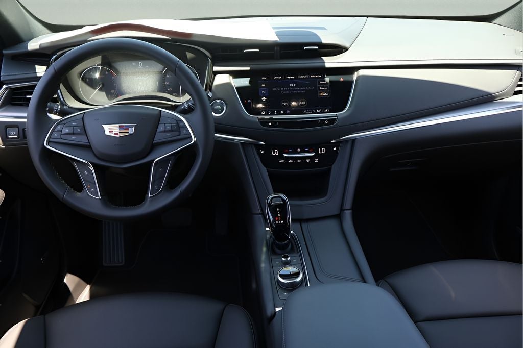 2026 Cadillac XT5 Luxury