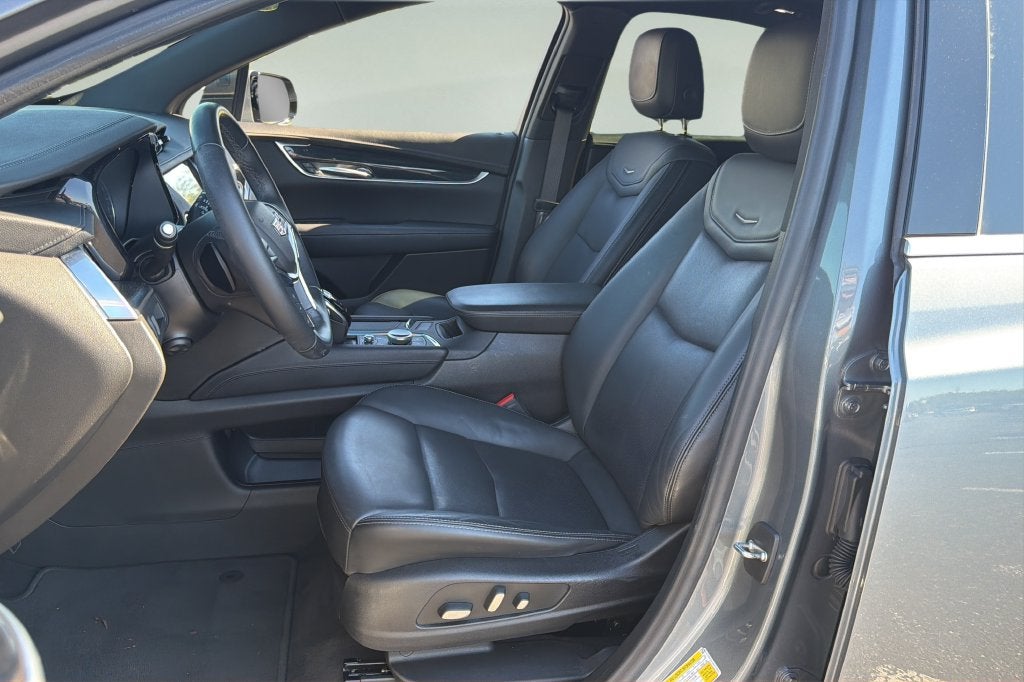 2022 Cadillac XT5 Premium Luxury