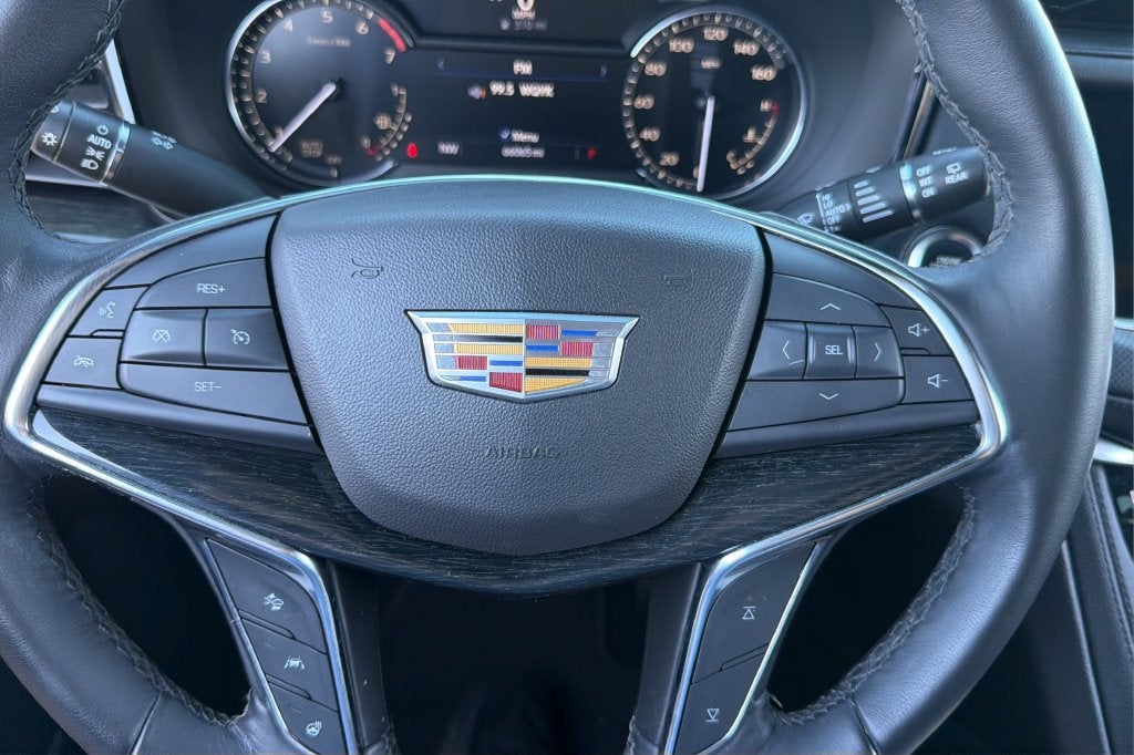2022 Cadillac XT5 Premium Luxury