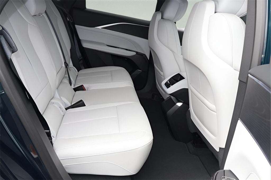 2025 Cadillac LYRIQ Luxury