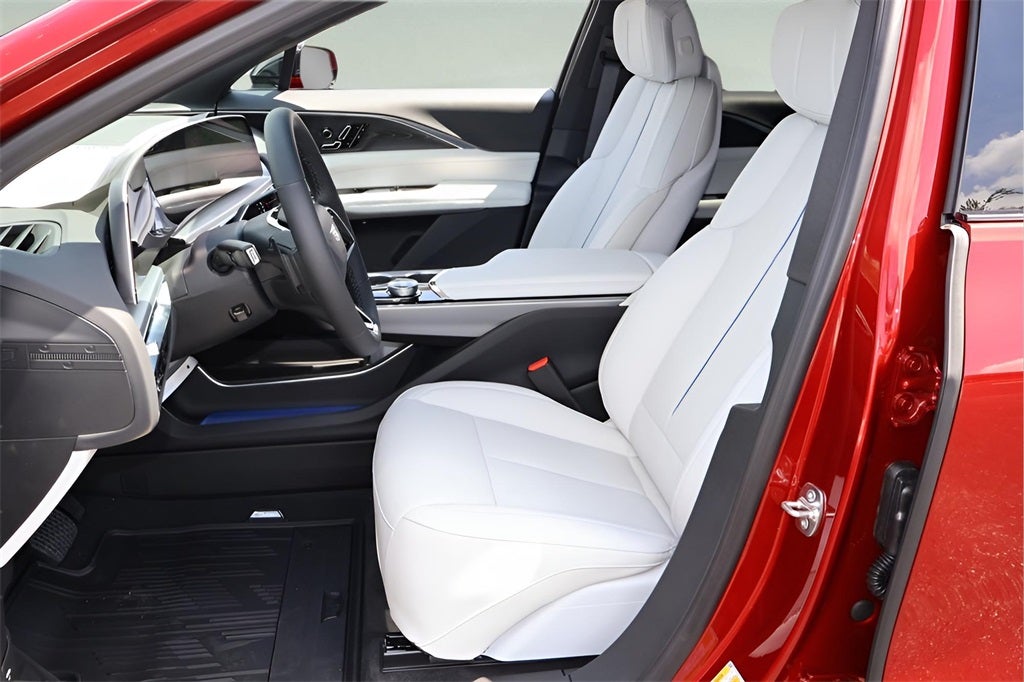 2025 Cadillac LYRIQ Luxury