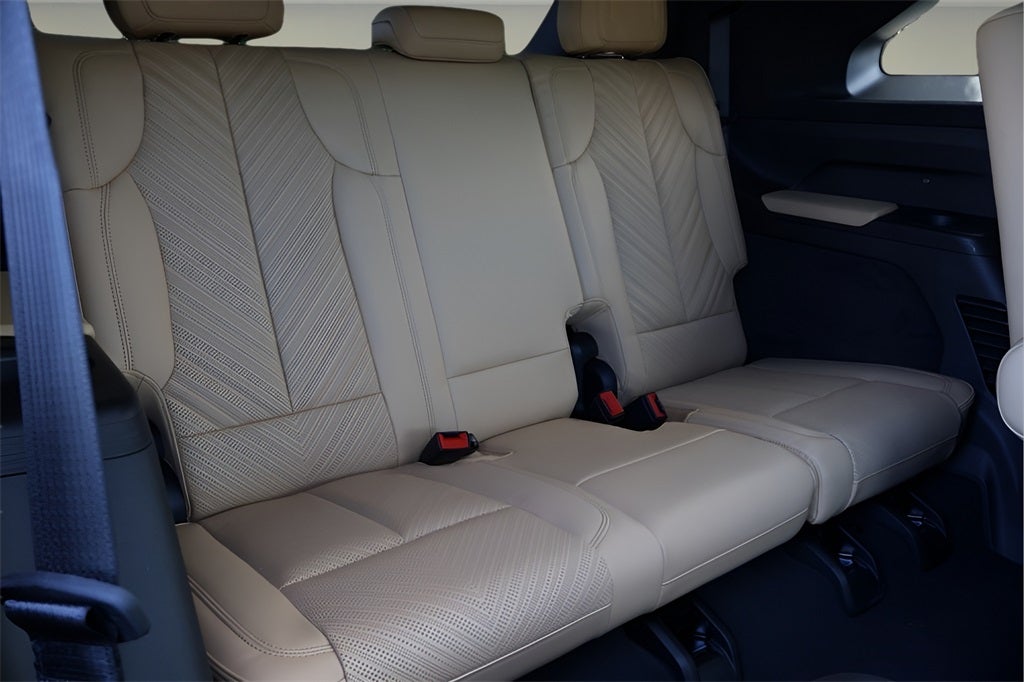 2025 Cadillac ESCALADE IQ Luxury 2