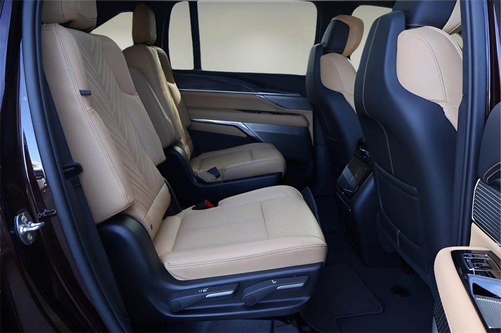 2025 Cadillac ESCALADE IQ Luxury 2