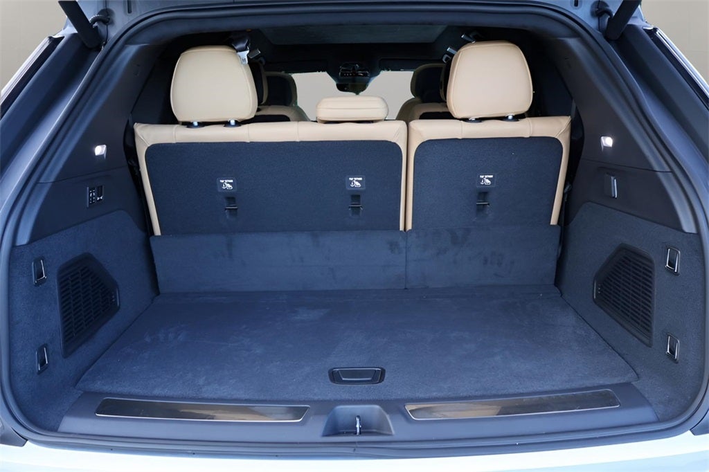 2025 Cadillac ESCALADE IQ Luxury 2