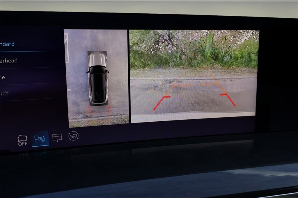 2025 Cadillac ESCALADE IQ Luxury 2