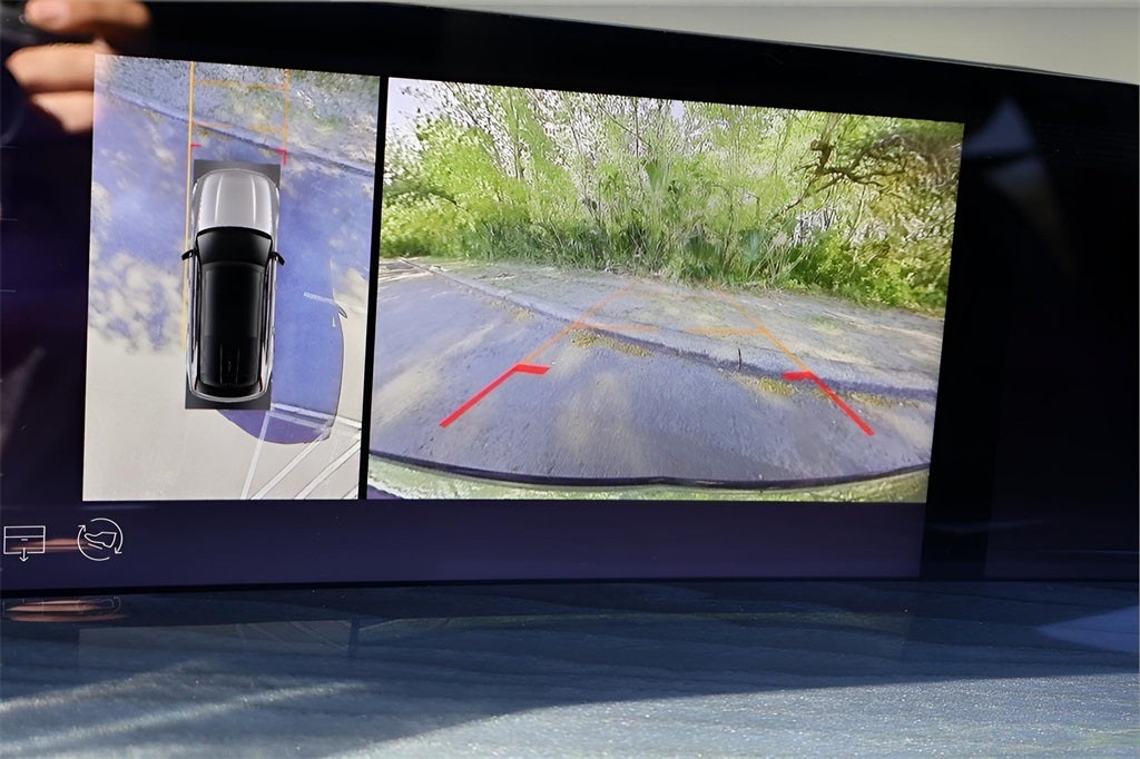 2025 Cadillac ESCALADE IQ Luxury 2