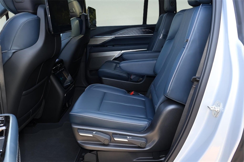 2025 Cadillac ESCALADE IQ Sport 2