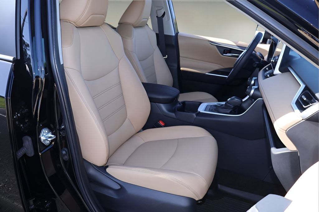 2025 Toyota RAV4 Hybrid XLE Premium