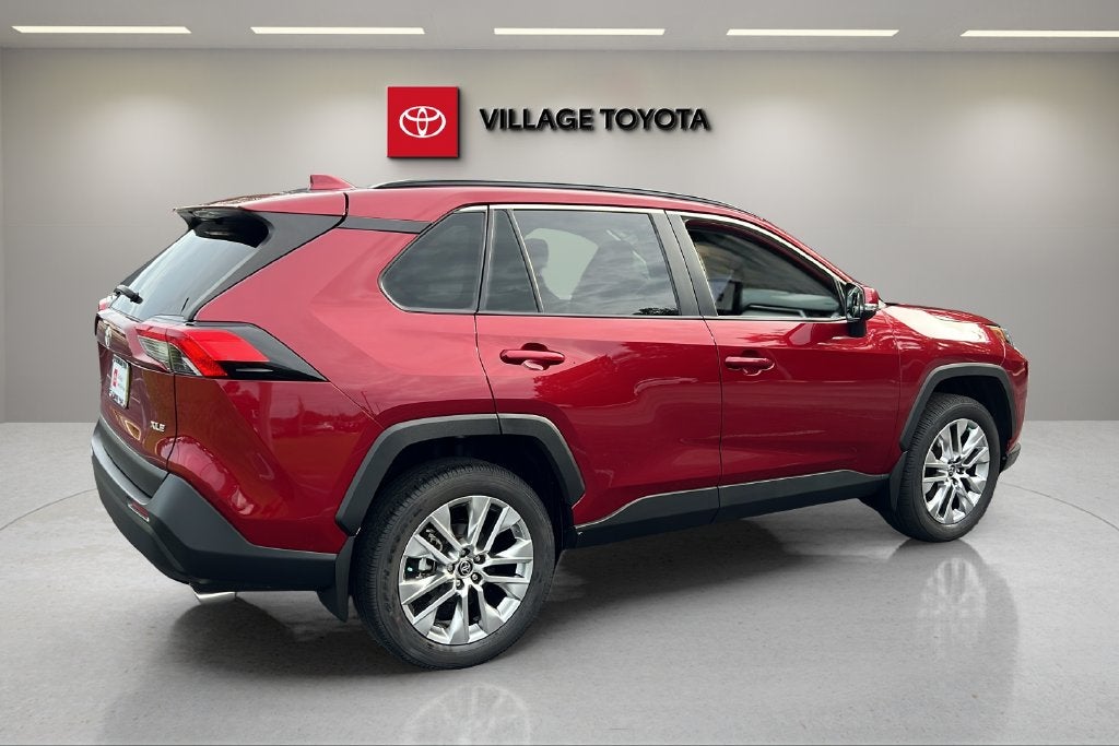 2025 Toyota RAV4 XLE Premium