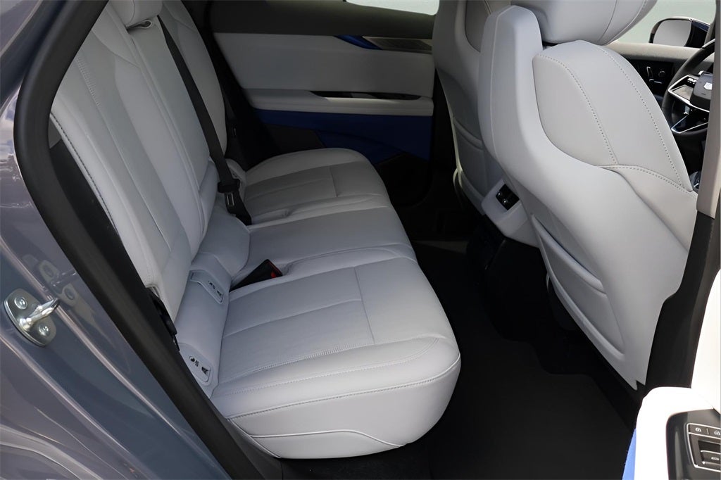 2025 Cadillac OPTIQ Luxury