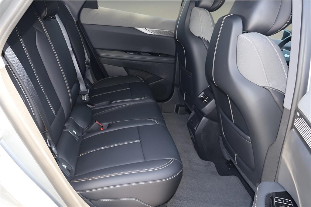 2025 Cadillac OPTIQ SPORT 1