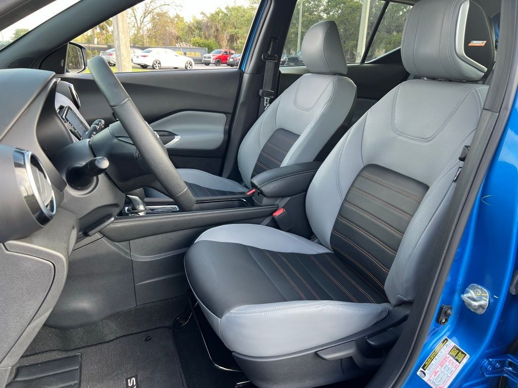 2023 Nissan Kicks SR