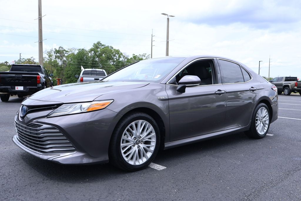 2020 Toyota Camry Hybrid XLE
