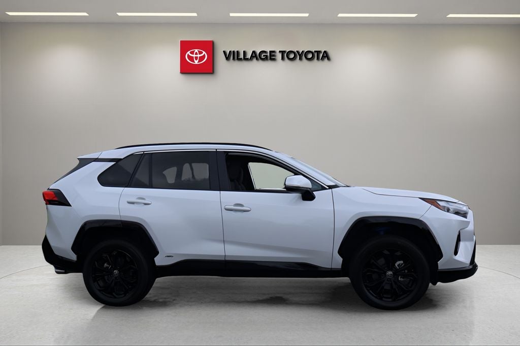 2023 Toyota RAV4 Hybrid SE