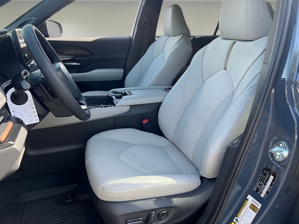 2026 Toyota Grand Highlander Hybrid Base