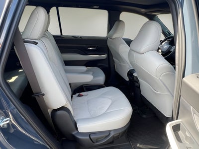 2026 Toyota Grand Highlander Hybrid Base