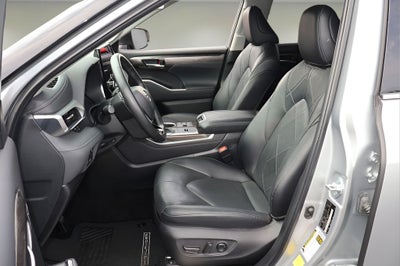 2024 Toyota Highlander Hybrid Platinum