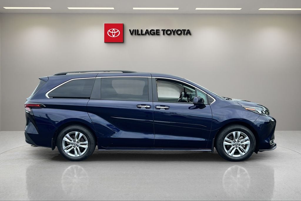 2024 Toyota Sienna XLE 7 Passenger
