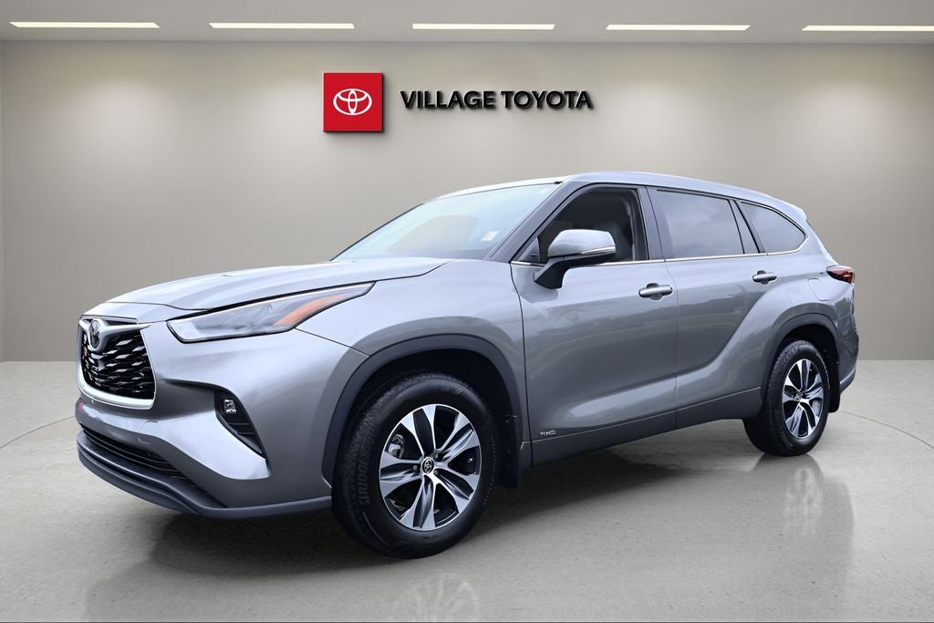 2025 Toyota Highlander Hybrid XLE