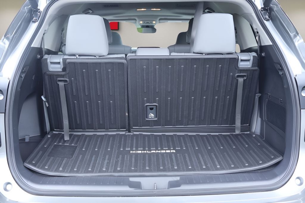 2025 Toyota Highlander Hybrid XLE