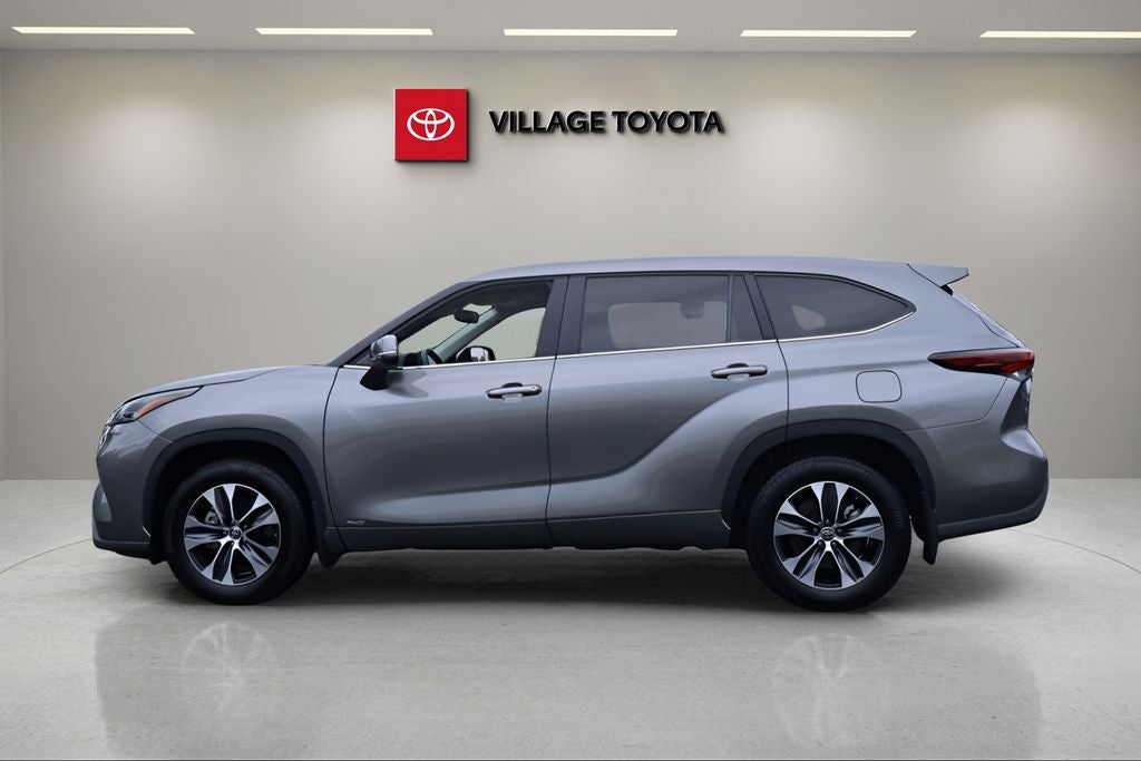 2025 Toyota Highlander Hybrid XLE
