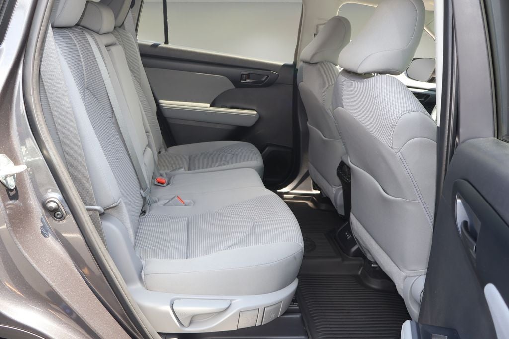 2025 Toyota Highlander LE